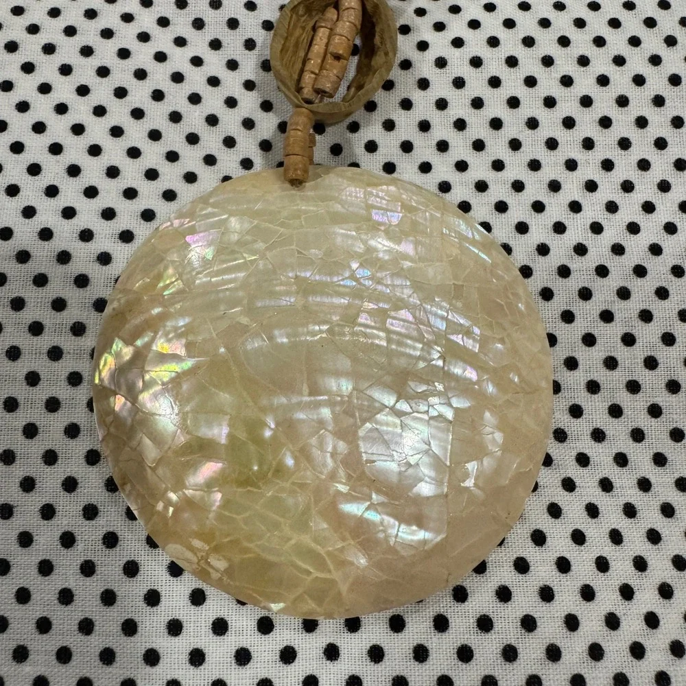 Vintage Lee Sands Mother of Pearl and Abalone Shell Pendant Beaded Necklaces 2pc
